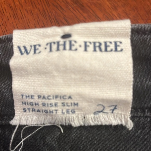 NWT We The Free Pacifica High Rise Slim Straight Leg Size 27 Black Jeans - Picture 3 of 11